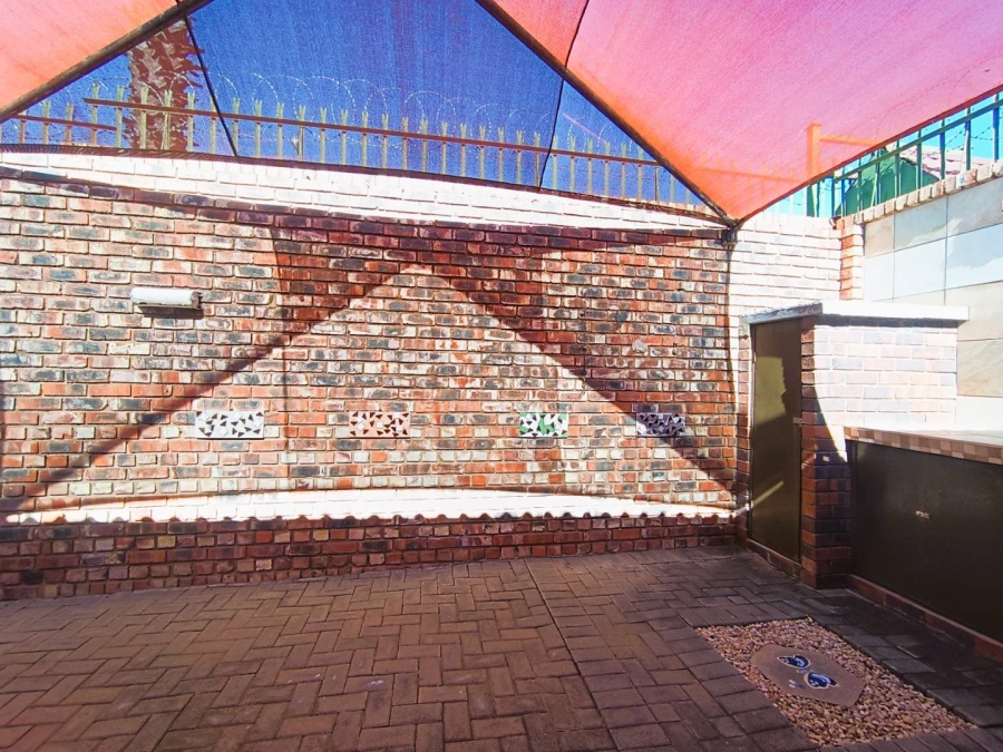 2 Bedroom Property for Sale in Pentagon Park Free State